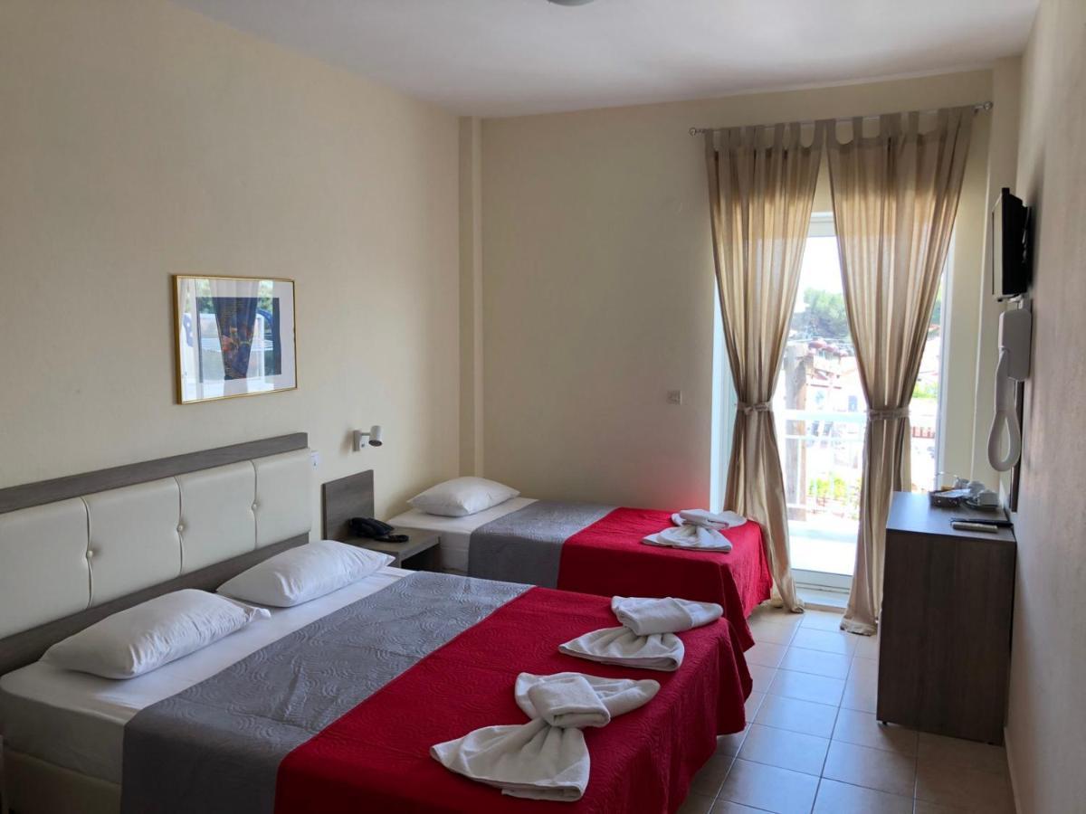 חניוטי Simotel Ermis מראה חיצוני תמונה