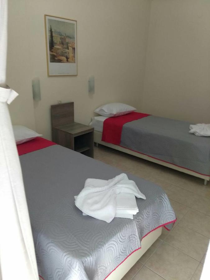 חניוטי Simotel Ermis מראה חיצוני תמונה