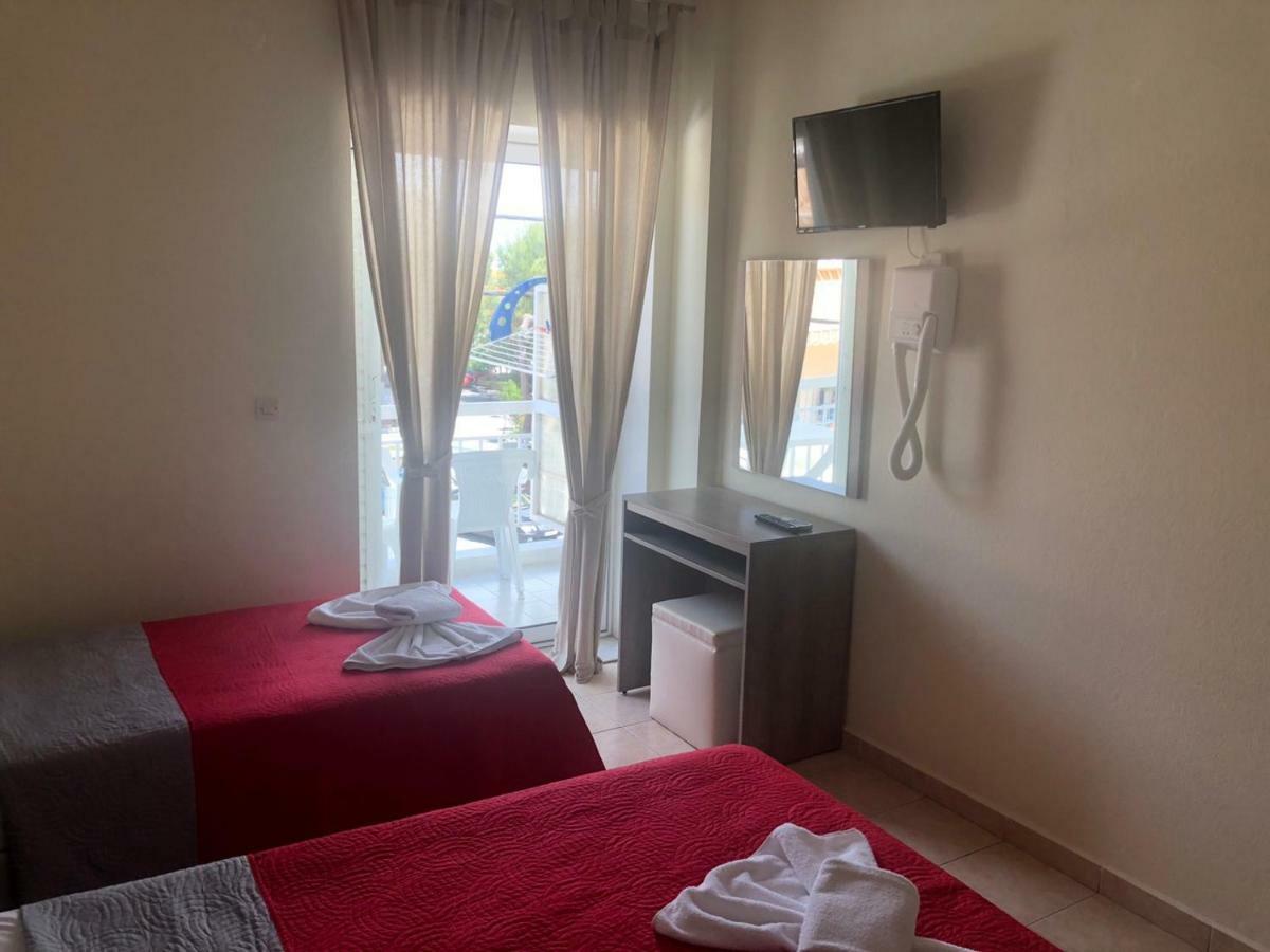 חניוטי Simotel Ermis מראה חיצוני תמונה