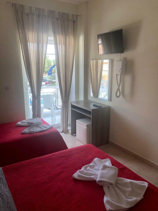 חניוטי Simotel Ermis מראה חיצוני תמונה
